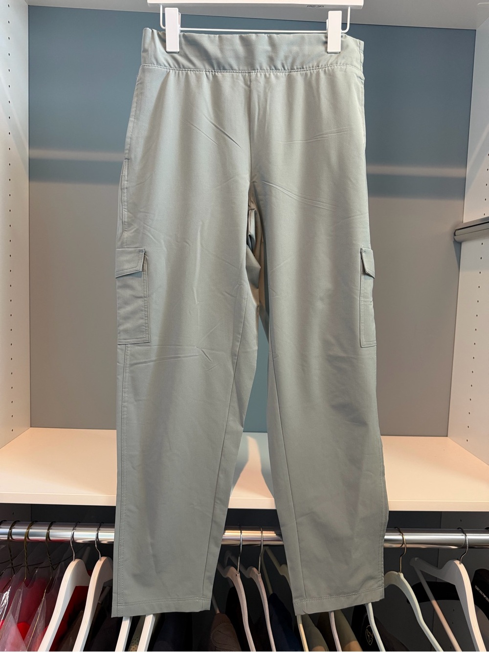 Apana Lightweight athletic cargo pants. Size medium. Light green. Like new!